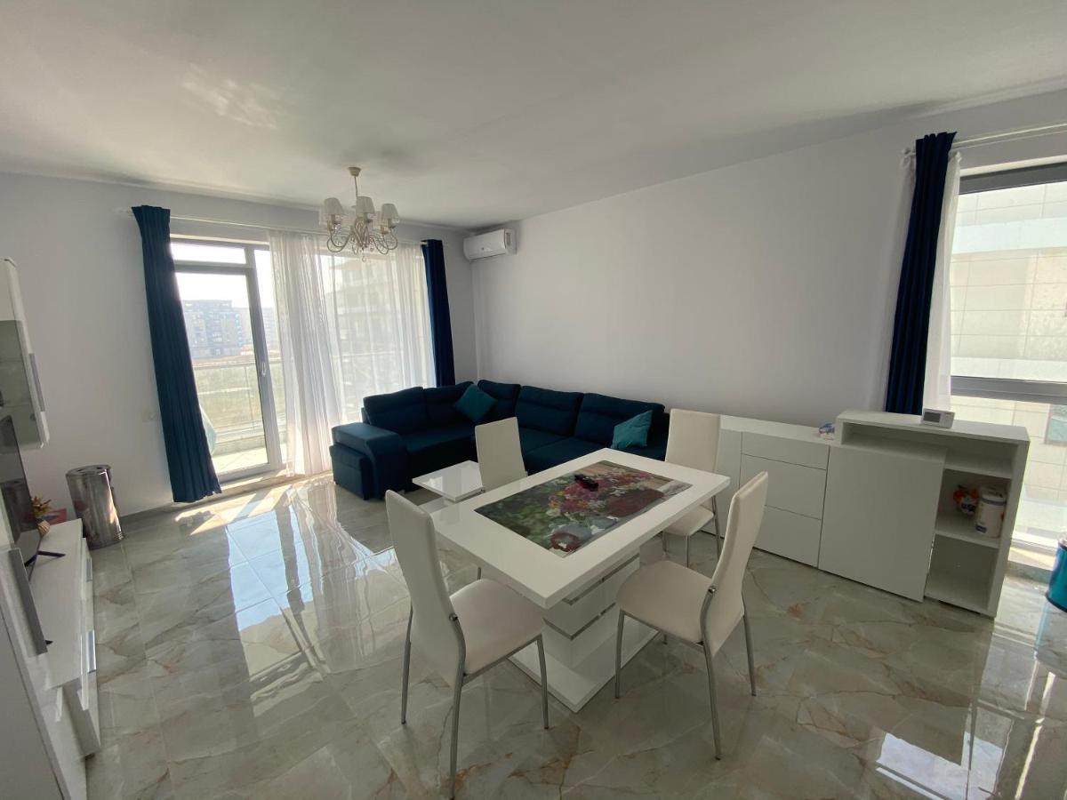Lotus 42 Apartment Mamaia